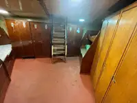 Tàu kéo để bán