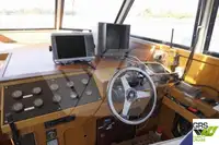 Tàu du lịch để bán