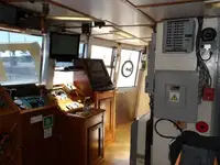 Tàu nghiên cứu để bán