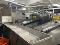Tàu kéo lưới để bán