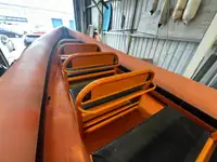 Tàu làm việc để bán