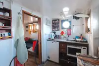 Tàu kéo để bán