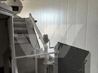 Tàu chở khách và hàng hóa để bán