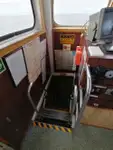 Tàu chở thủy thủ đoàn để bán