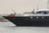 Tàu chở khách để bán
