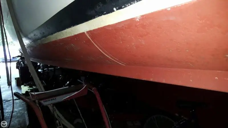 Tàu kéo lưới để bán