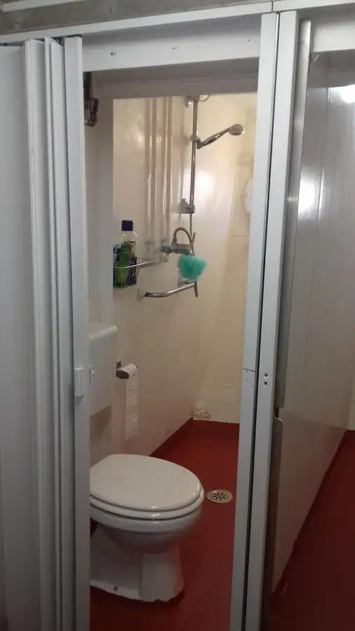 Tàu nạo vét để bán
