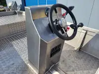 Tàu làm việc để bán