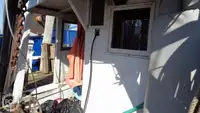 Tàu kéo lưới để bán