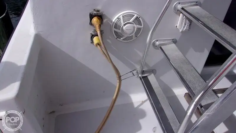 Tàu hỗ trợ lặn để bán