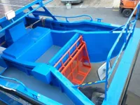 Tàu làm việc để bán