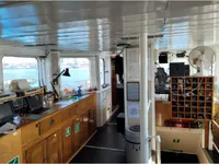 Tàu cung cấp để bán