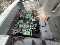 Tàu làm việc để bán