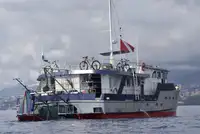 Tàu kéo để bán
