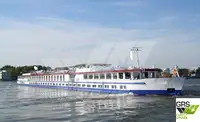 Tàu du lịch rao bán