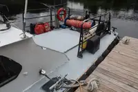Tàu chở thủy thủ đoàn để bán
