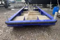 Tàu phà để bán