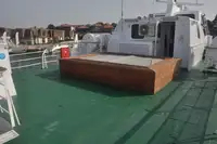 Tàu du lịch để bán