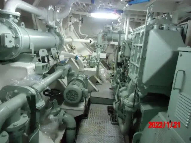 Tàu kéo lưới để bán