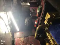 Tàu kéo lưới để bán