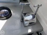 Tàu chế biến cá để bán