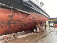 Tàu kéo để bán