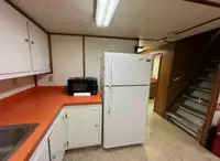 Tàu chở thủy thủ đoàn để bán