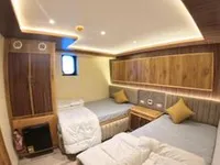 Du thuyền để bán