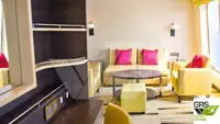 Tàu du lịch để bán