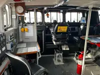 Tàu chở thủy thủ đoàn để bán