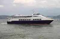 Tàu chở khách rao bán
