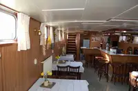 Sà lan để bán