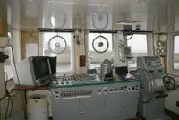Tàu làm việc để bán