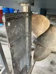 Tàu chở thủy thủ đoàn để bán