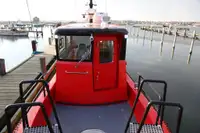 Tàu dẫn đường để bán