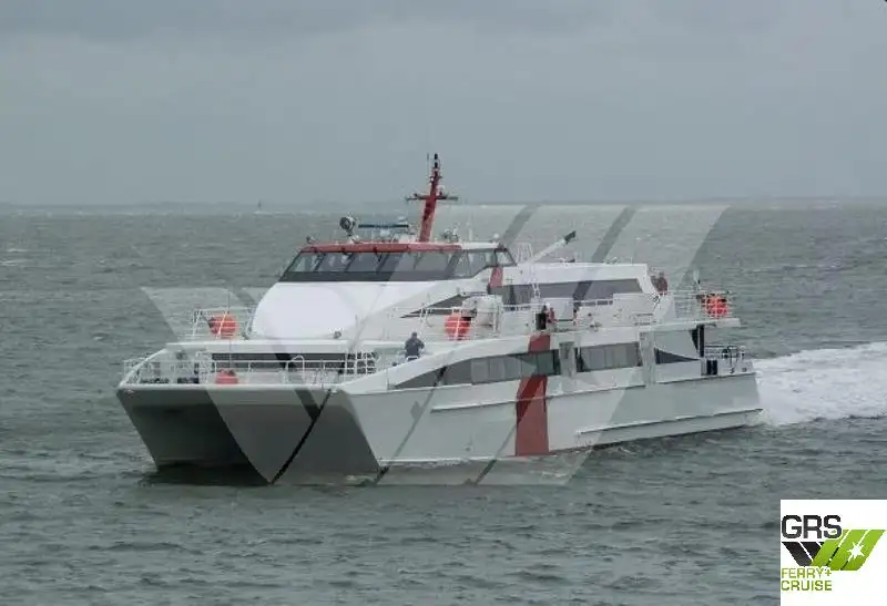 Tàu chở khách để bán