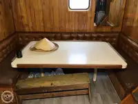 Tàu kéo lưới để bán