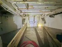 Tàu kéo lưới để bán