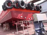Tàu chở thủy thủ đoàn để bán