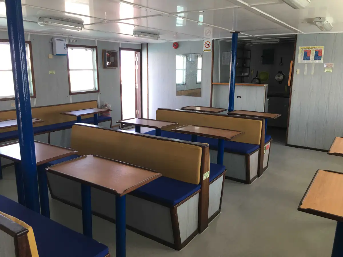 Tàu đổ bộ, chở hàng để bán