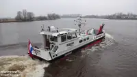 Tàu làm việc để bán