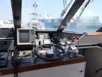 Tàu dẫn đường để bán