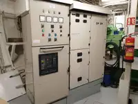 Tàu kéo để bán