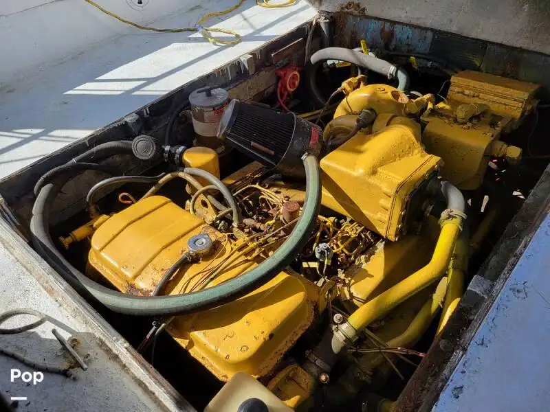 Tàu kéo lưới để bán
