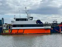 Tàu container để bán