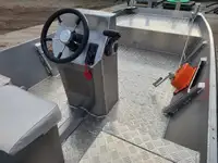 Tàu làm việc để bán