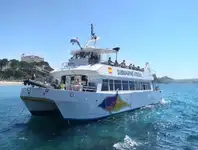 Tàu chở khách rao bán