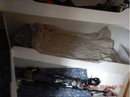 Tàu kéo lưới để bán