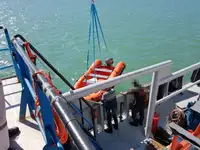 Tàu kéo để bán