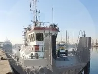 Tàu kéo để bán
